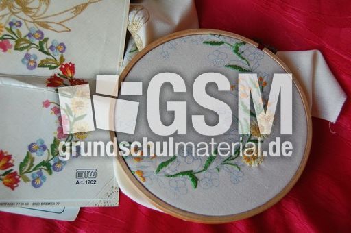 Stickrahmen mit Vorlage.JPG